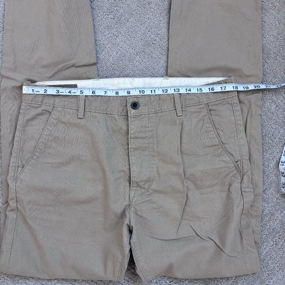 Men’s Levi’s Chino Pants - Picture 7 of 9